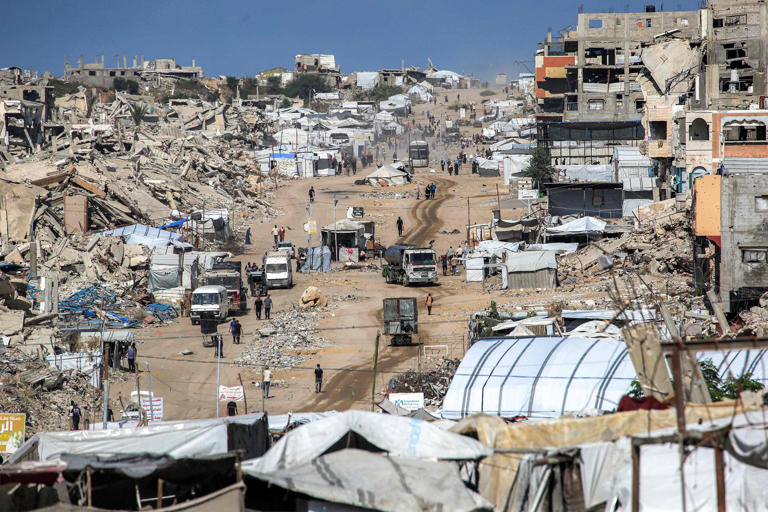 Gaza families fear losing their last lifeline after WFP aid cuts