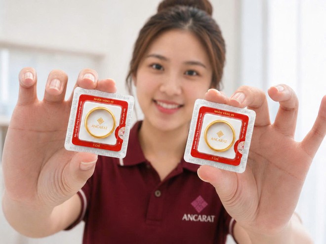 Mua bán vàng từ 5 triệu đồng: Nhiều tiệm nói không với ví điện tử, tài khoản không chính chủ - Ảnh tư liệu Tuổi Trẻ