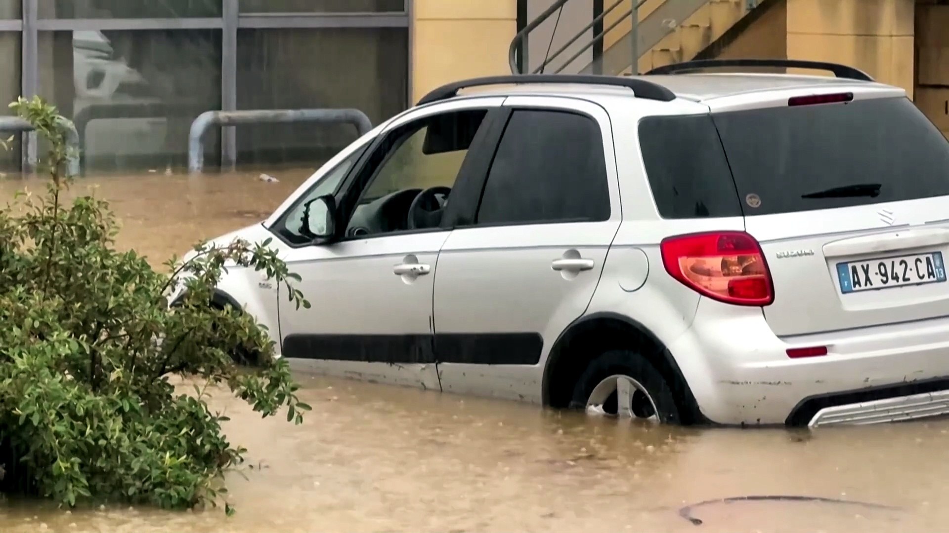 Piogge intense provocano gravi allagamenti a Marsiglia