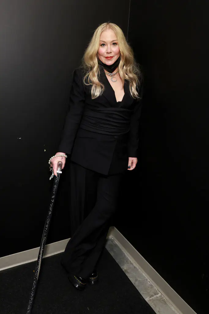 MS symptoms explained as Christina Applegate announces she was ...