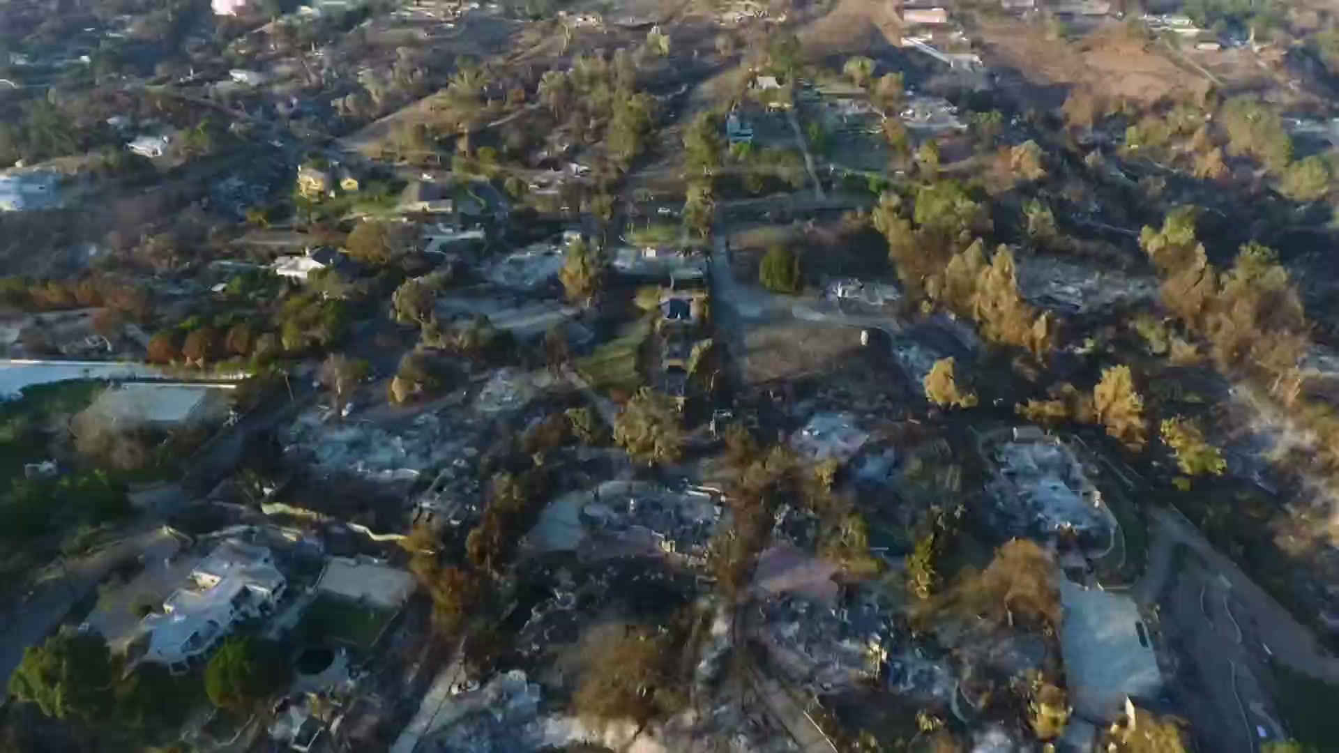Cigar shaped UFO hovers over wildfires | The proof is out there
