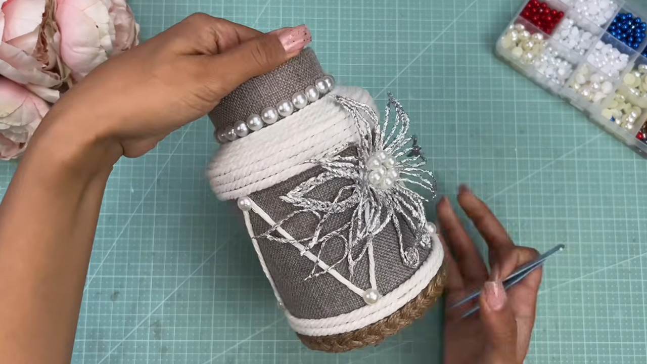 DIY Simple Foil Creates A Beautiful Handmade Flower Decorations