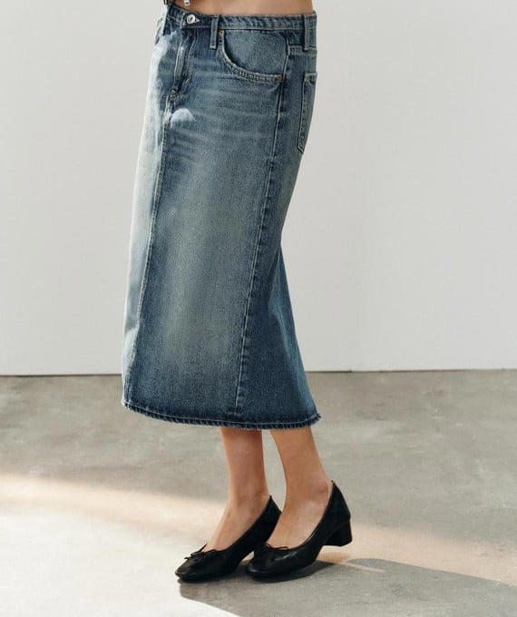 Zara tiene las 8 faldas midi lisas y estampadas para llevar a la ...