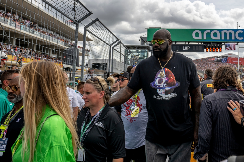 Shaquille O'Neal, 54, shows off muscular new look as he channels Arnold ...