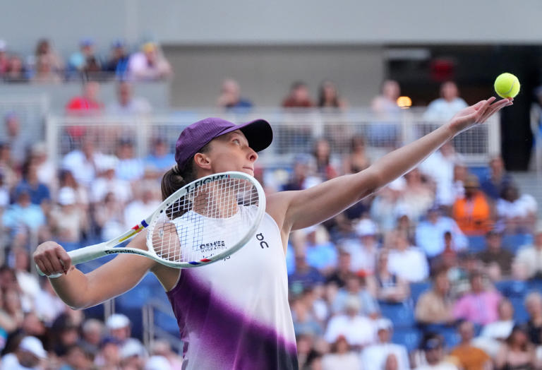 Iga Swiatek withdraws from Ningbo Open as WTA Finals hopes all but over