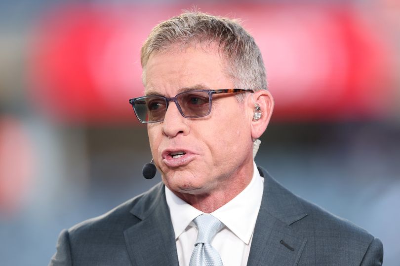 Jerry Jones makes his feelings clear on Troy Aikman as 'writing on the ...