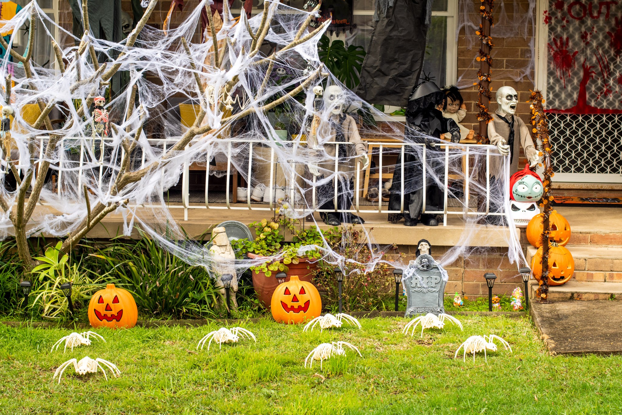 Homeowner spends weeks on Halloween display—outrage over what neighbor does