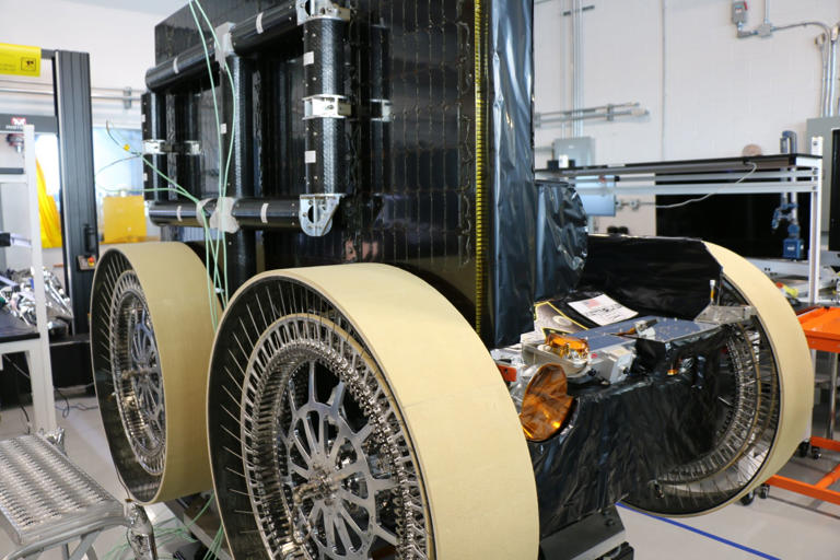 A supercomputer is about to launch to the moon for the 1st time aboard ...
