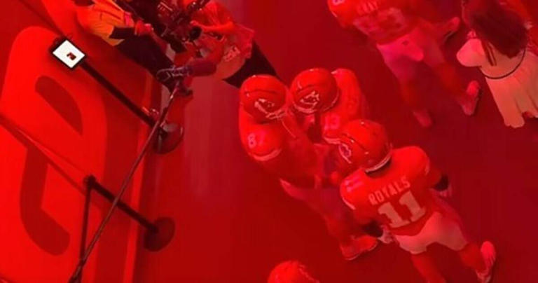 Video shows Patrick Mahomes, Travis Kelce hype teammates in tunnel ...