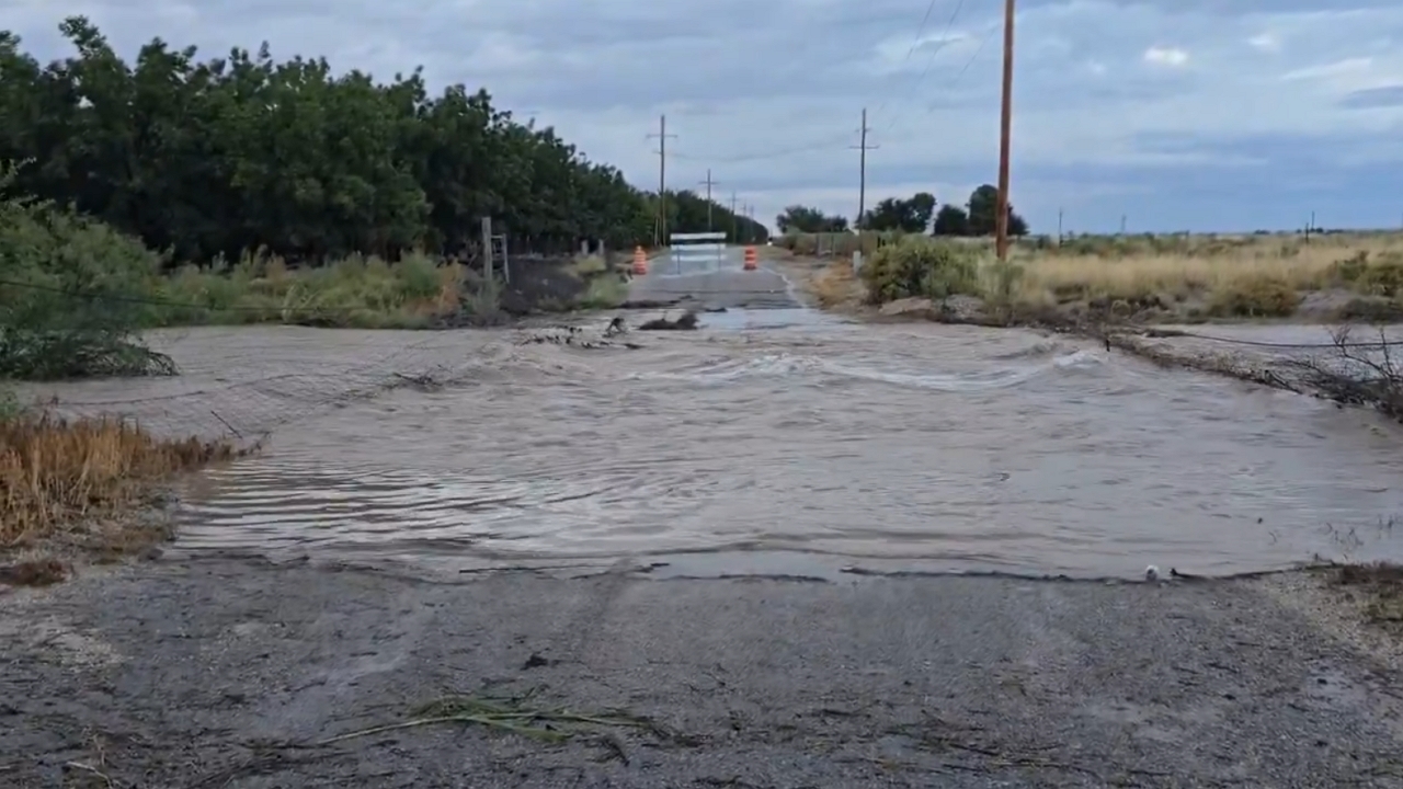 Flash flood causes road blockage on Bolton Road in Artesia, USA