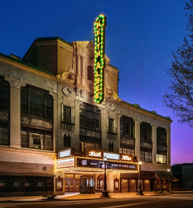 Keith Albee shows 'Saving Private Ryan' on Veterans Day