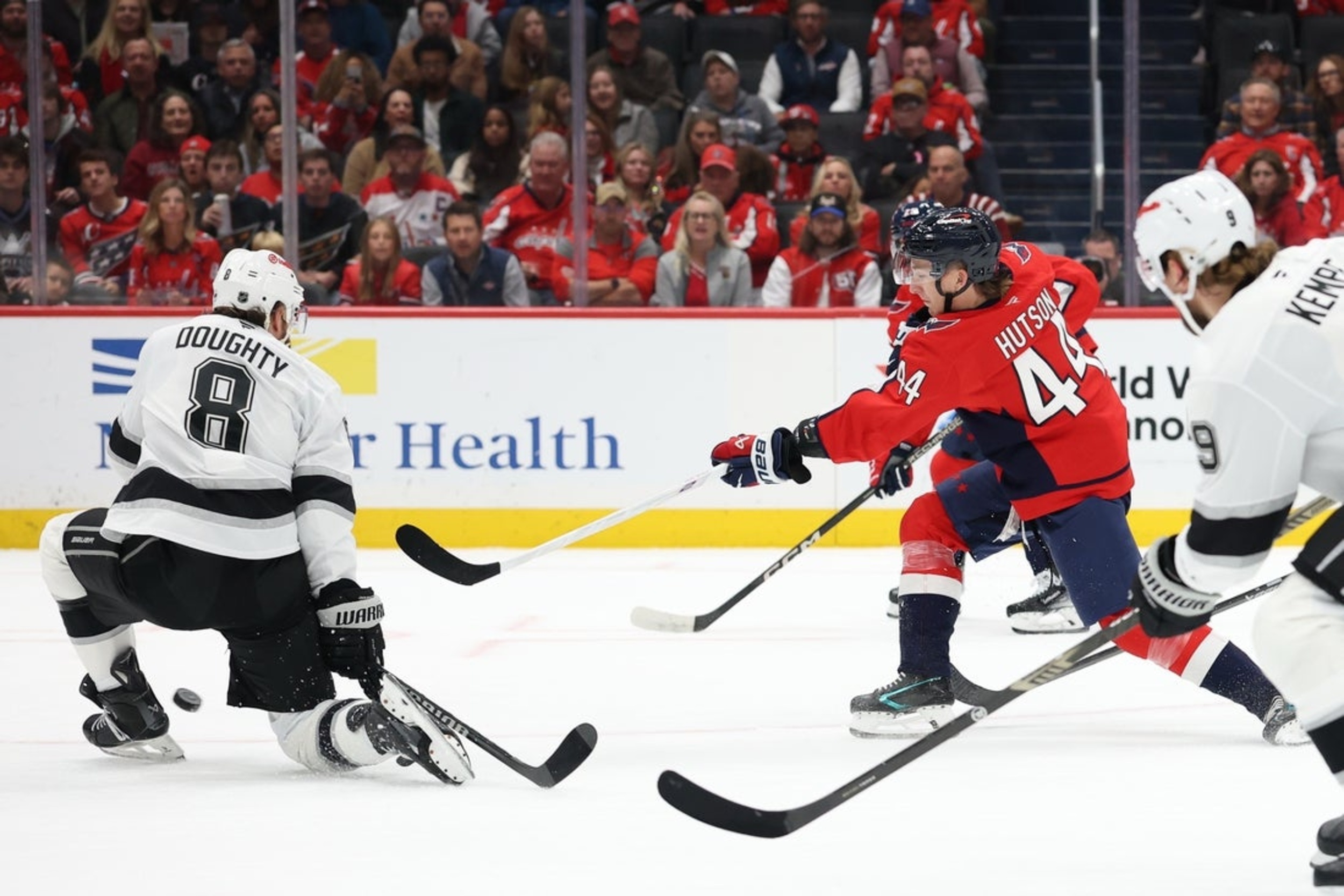 Star forwards shine as Kings collect first win over Caps