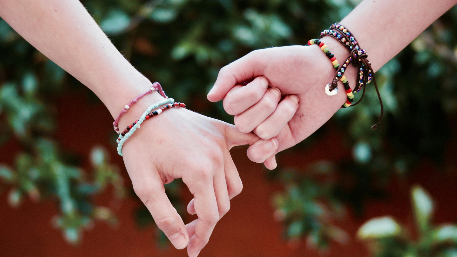 Friend-zoned: 10 signs someone has a crush on you & 10 they're just ...