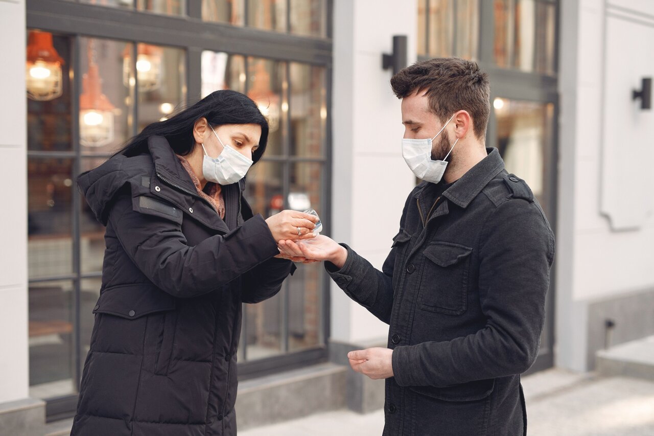 Spouses mattered more than genes for the risk of severe COVID-19
