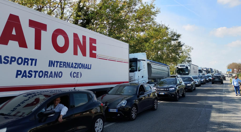 Gli autotrasportatori campani al Mattino: «Per ora non c'è accordo, lo sciopero continuerà fino al 27 ottobre»