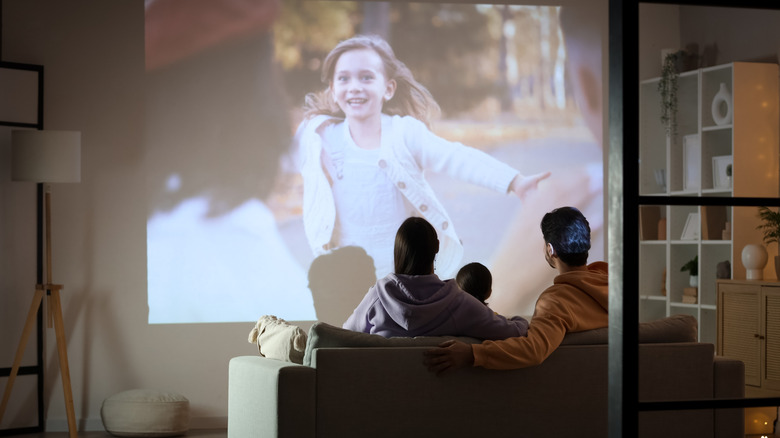 How far away from the wall should you set up your home projector? It ...