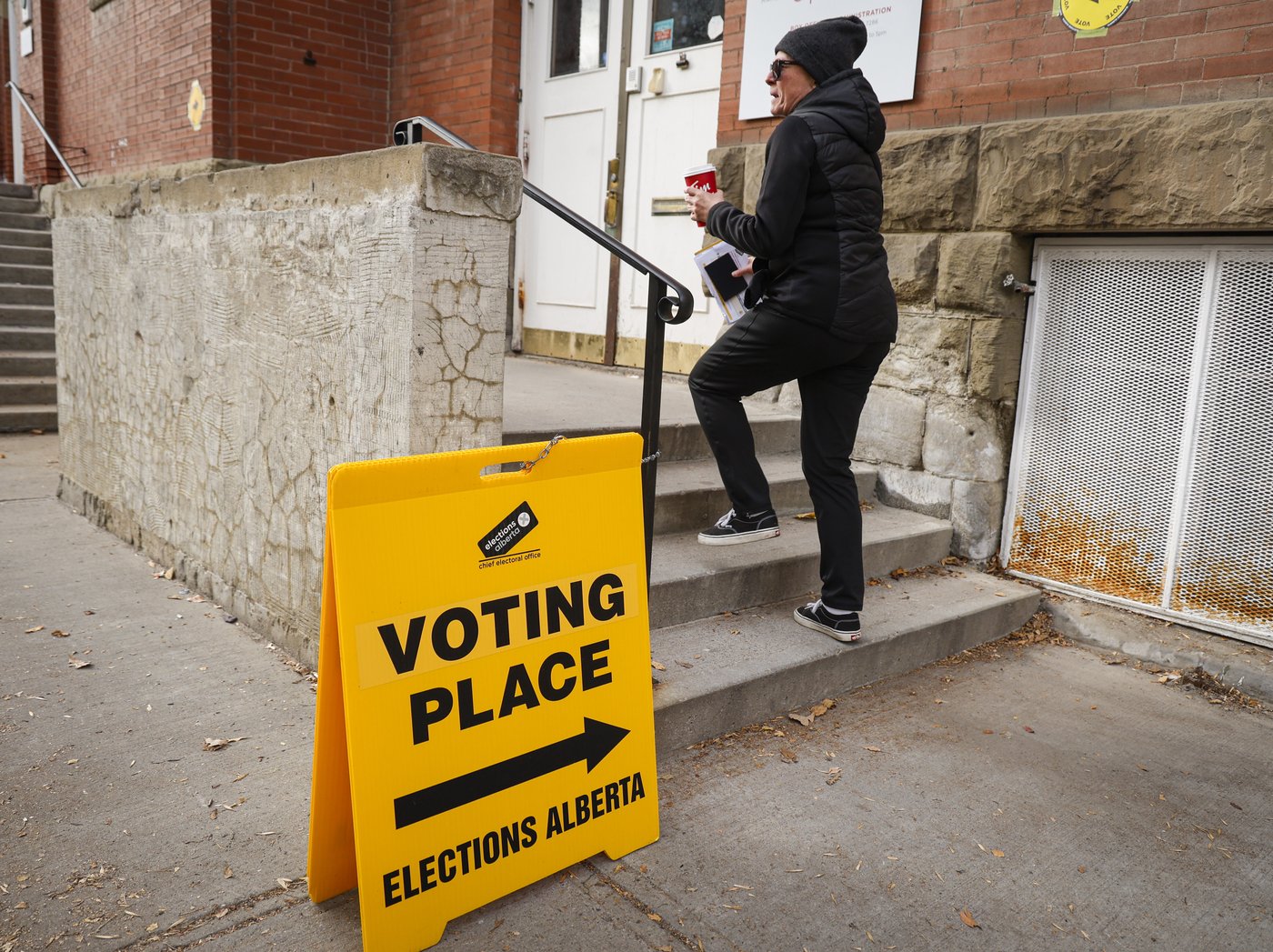 Les premiers ministres provinciaux réagissent au référendum en Alberta