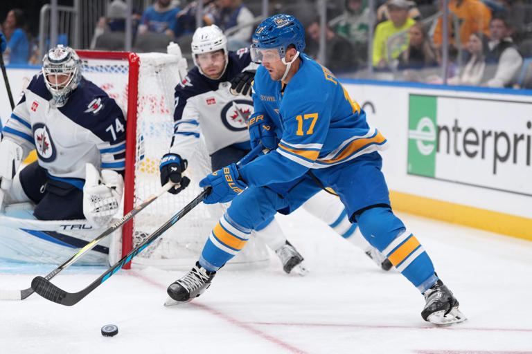 Broberg scores third-period game winner, Blues top Jets 2-1