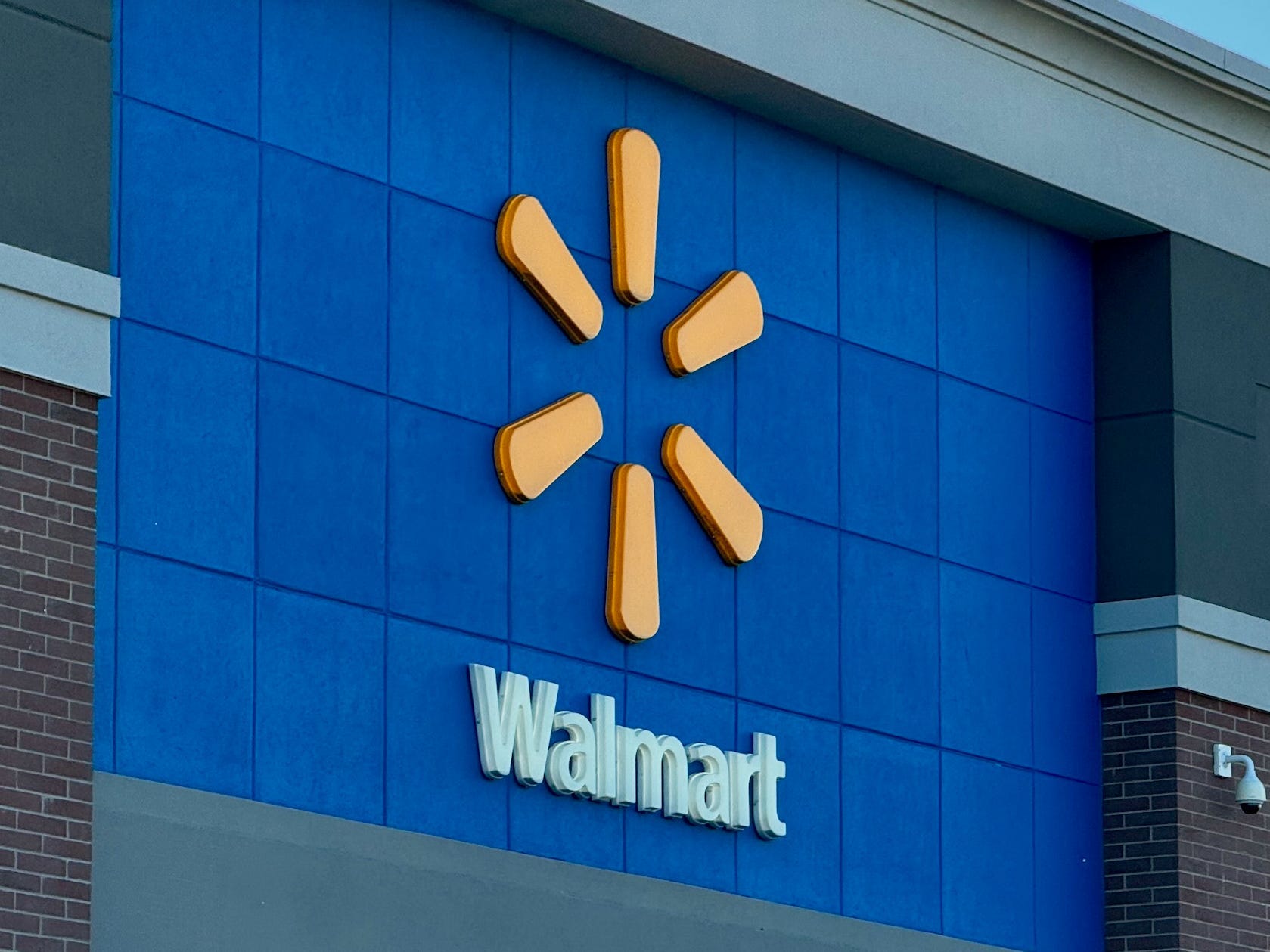 Walmart is taking shots at Amazon and Costco with a new membership ...