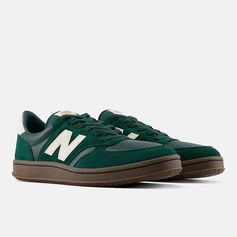 Las nuevas New Balance verde musgo que suman lujo a nuestros looks ...