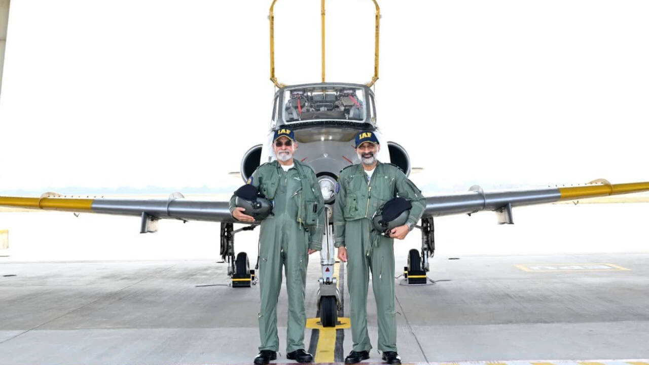 IAF chief completes final sortie: Amar Preet Singh flies farewell Kiran ...