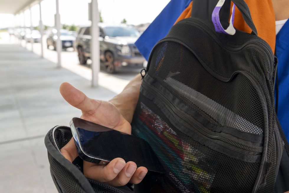 Gov. Shapiro signs into law bell-to-bell cellphone ban in Pa. schools