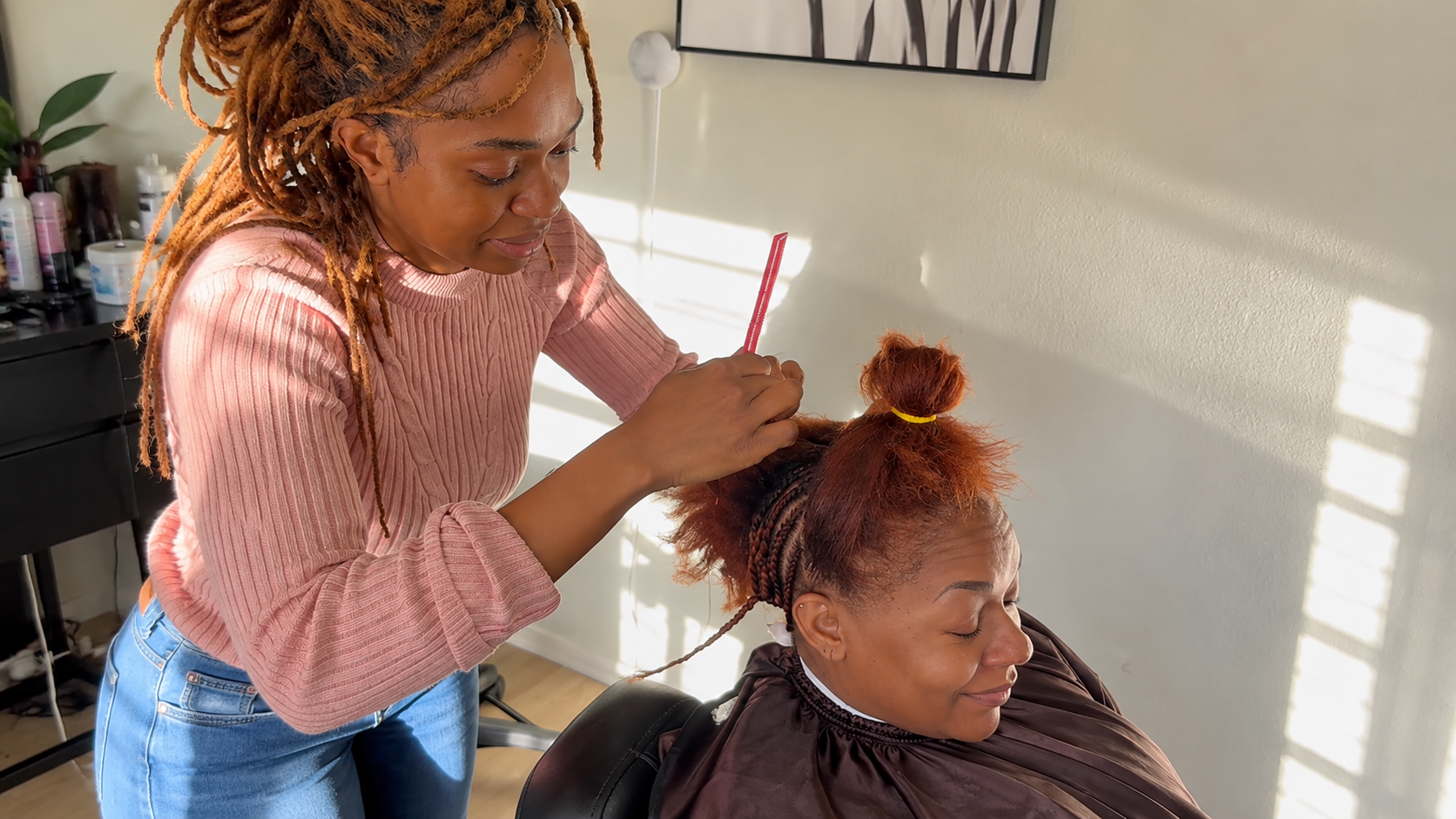 Pregnant woman goes into labor while getting her hair braided