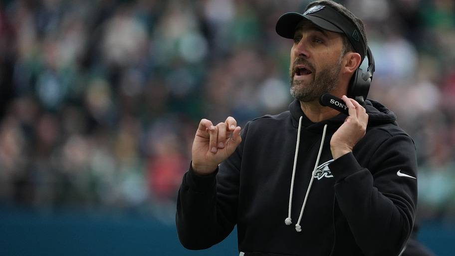 Just-released veteran RB could be immediate band-aid for Eagles' backfield