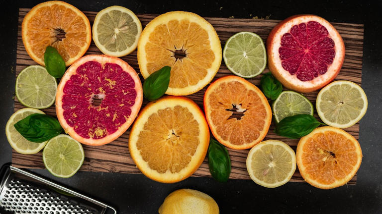 Flavonoid found in citrus slows lung cancer cell growth in lab tests