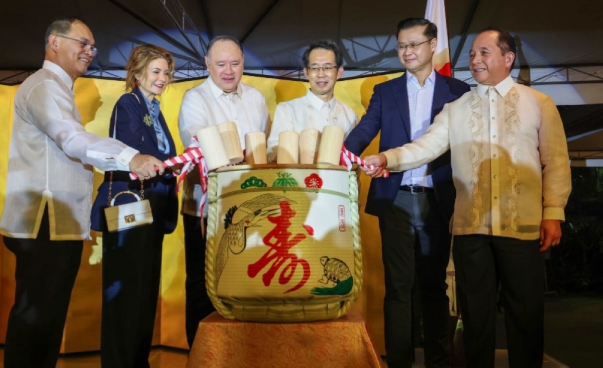 Defense, security chiefs boost Japan ties