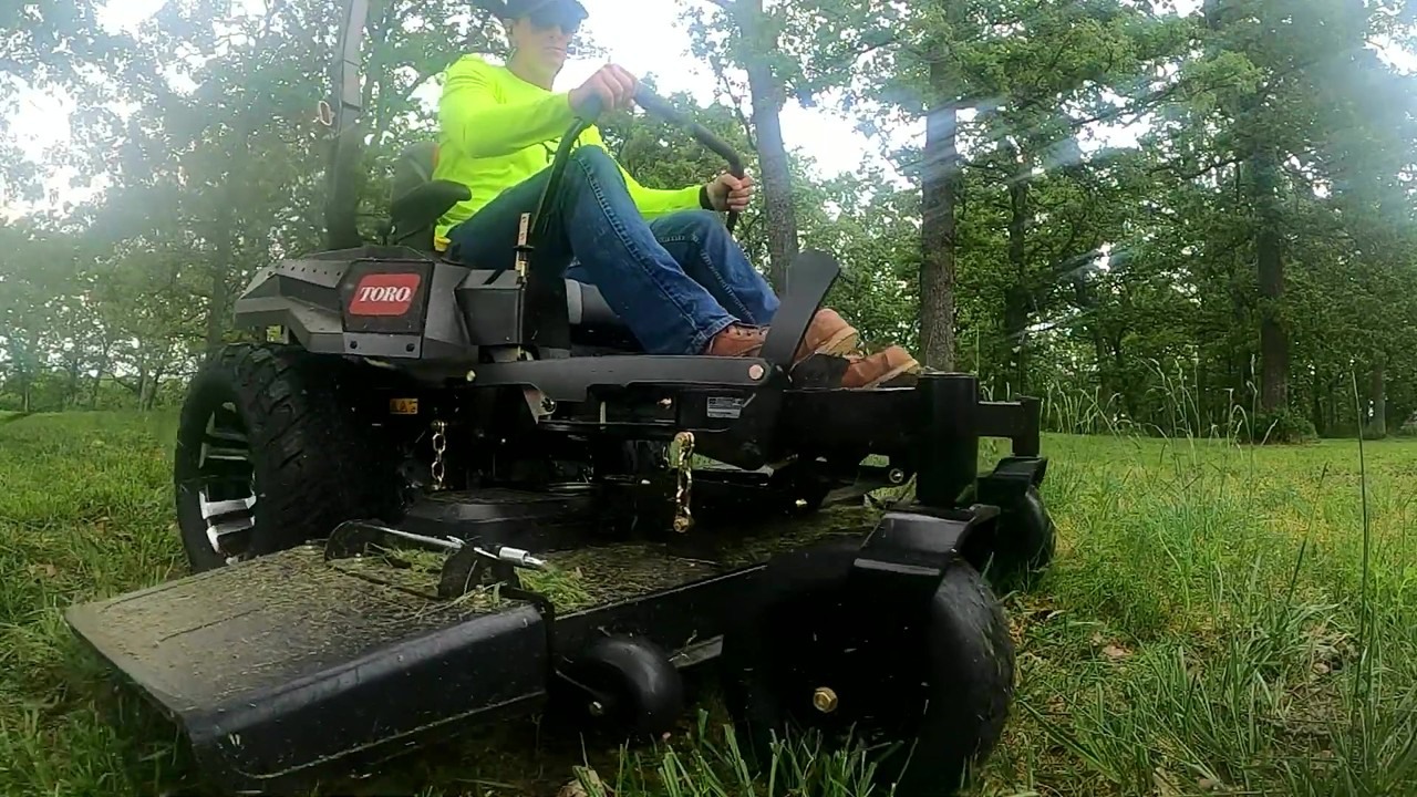 Toro TITAN MAX Havoc Edition mower adds all-black finish and LEDs