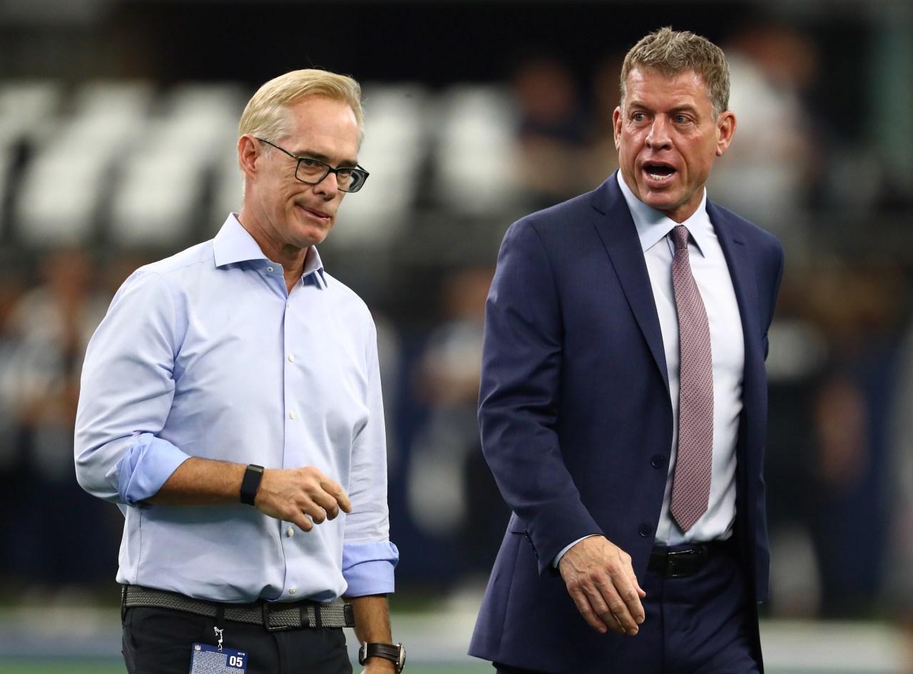 Troy Aikman, Joe Buck and the awkward tension on 'Monday Night Football'