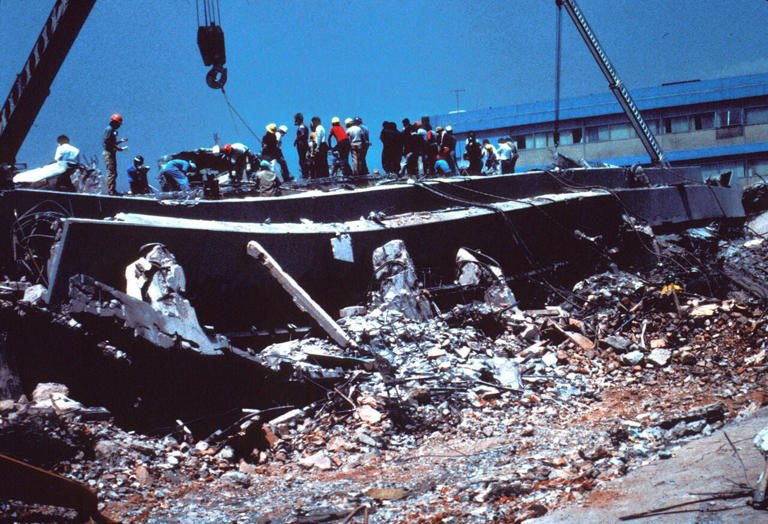 Why some buildings collapse in an earthquake while others stay standing