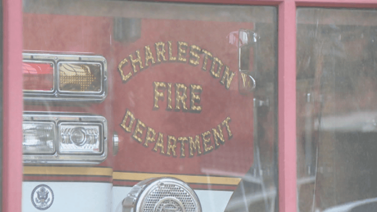 Ashley River Road reopened after structure fire at nearby apartment