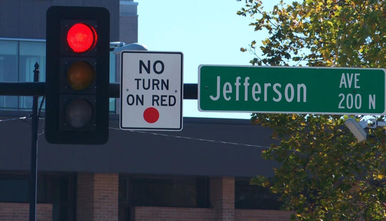 Nashville 'right on red' ban proposal withdrawn. Here's what we know