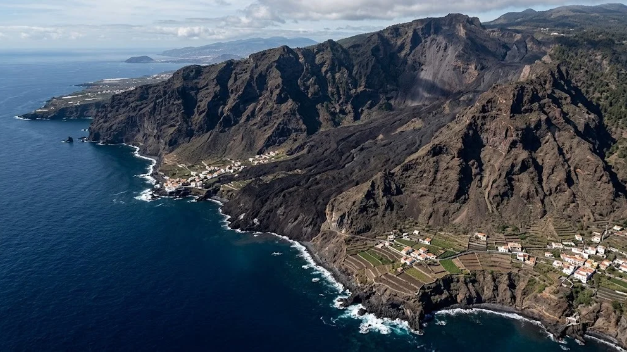 Potential tsunami threat to Florida from island volcano eruption