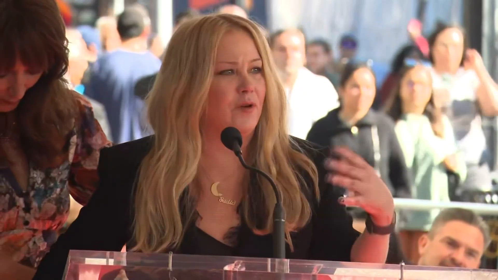 Emmy-winning actress Christina Applegate announces misdiagnoses for ...