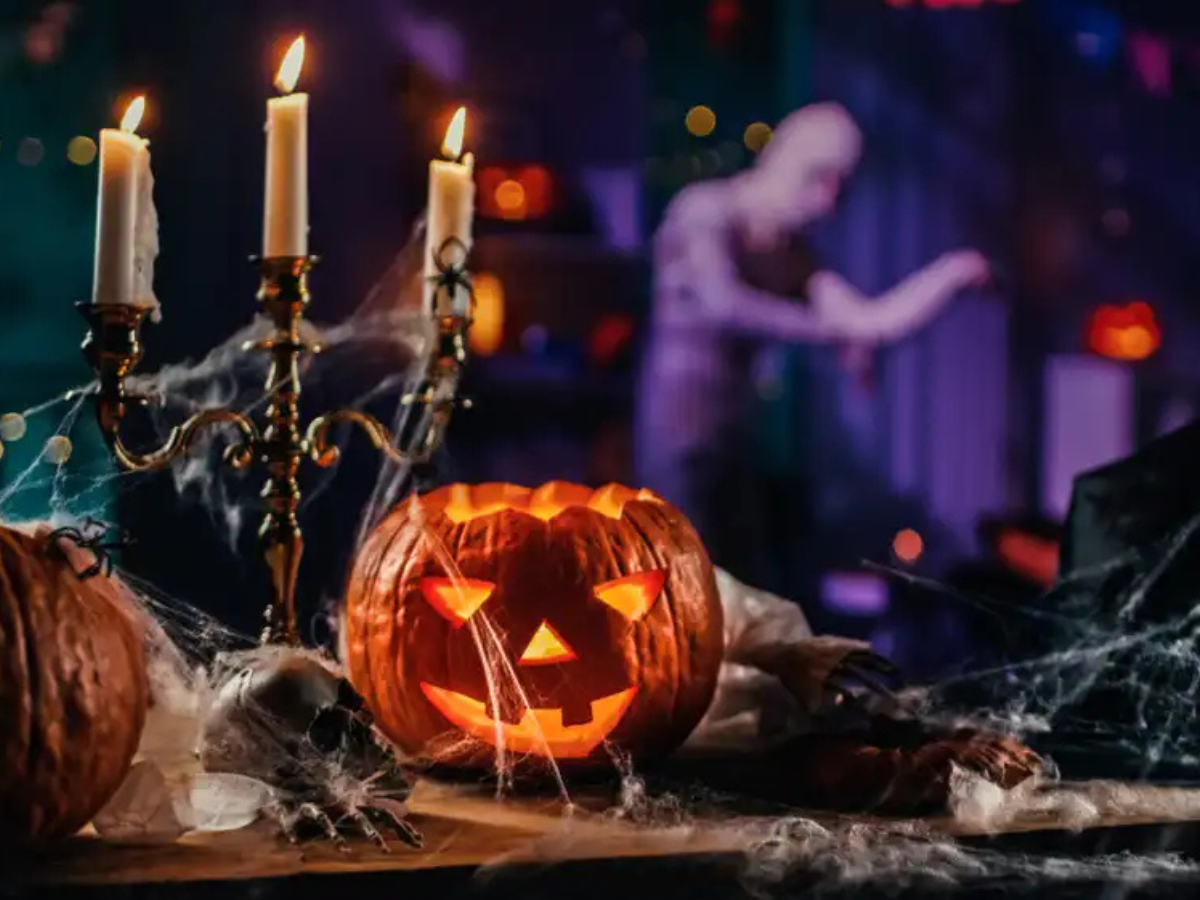 Halloween 2026: How to host a party without overspending? Complete ...