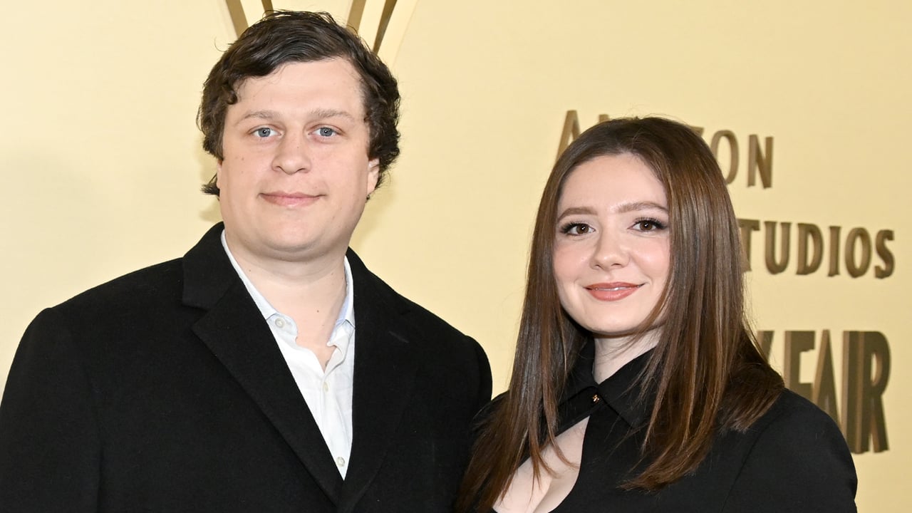 Shameless’ Emma Kenney talks relationship with Kathy Hilton’s son ...
