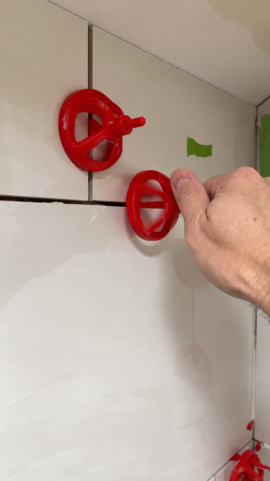 How to pick the perfect grout color
