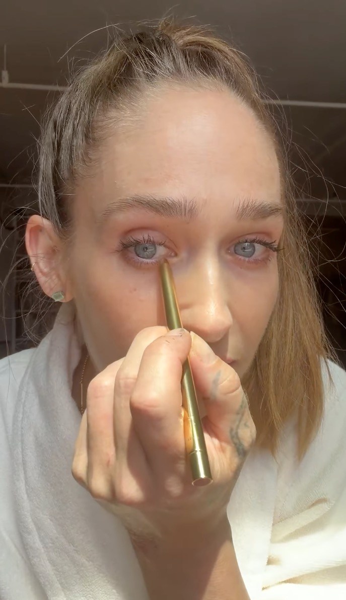 'Girls' star Jemima Kirke shares her effortless makeup hacks