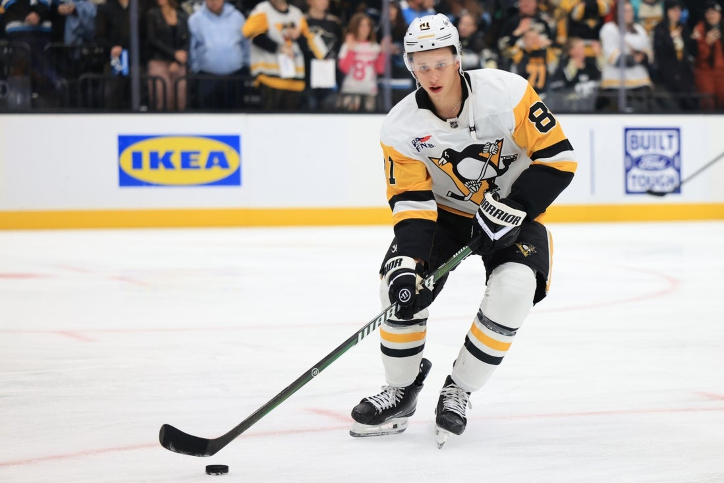Penguins F Ben Kindel hospitalized after medical emergency on team plane