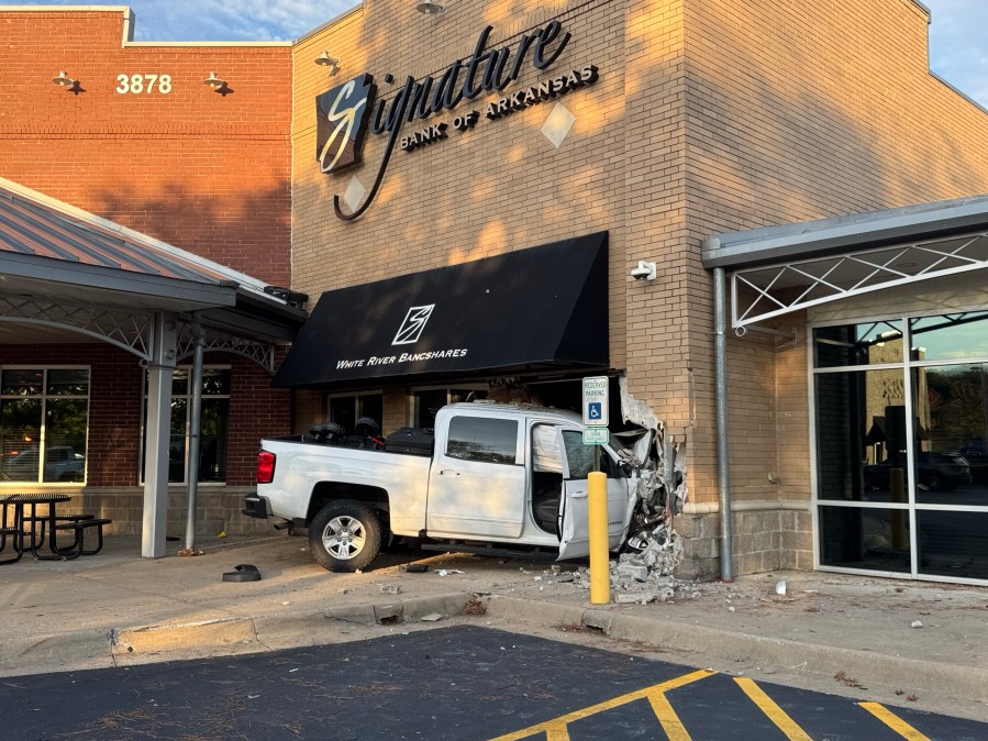 Truck crashes into Fayetteville bank Tuesday afternoon