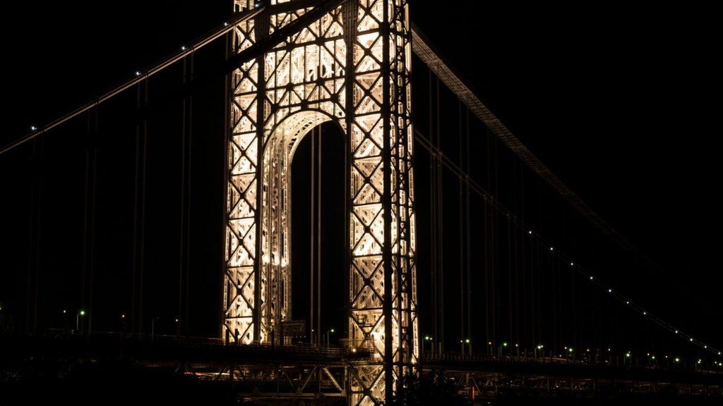 Upper level of George Washington Bridge closed due to police activity