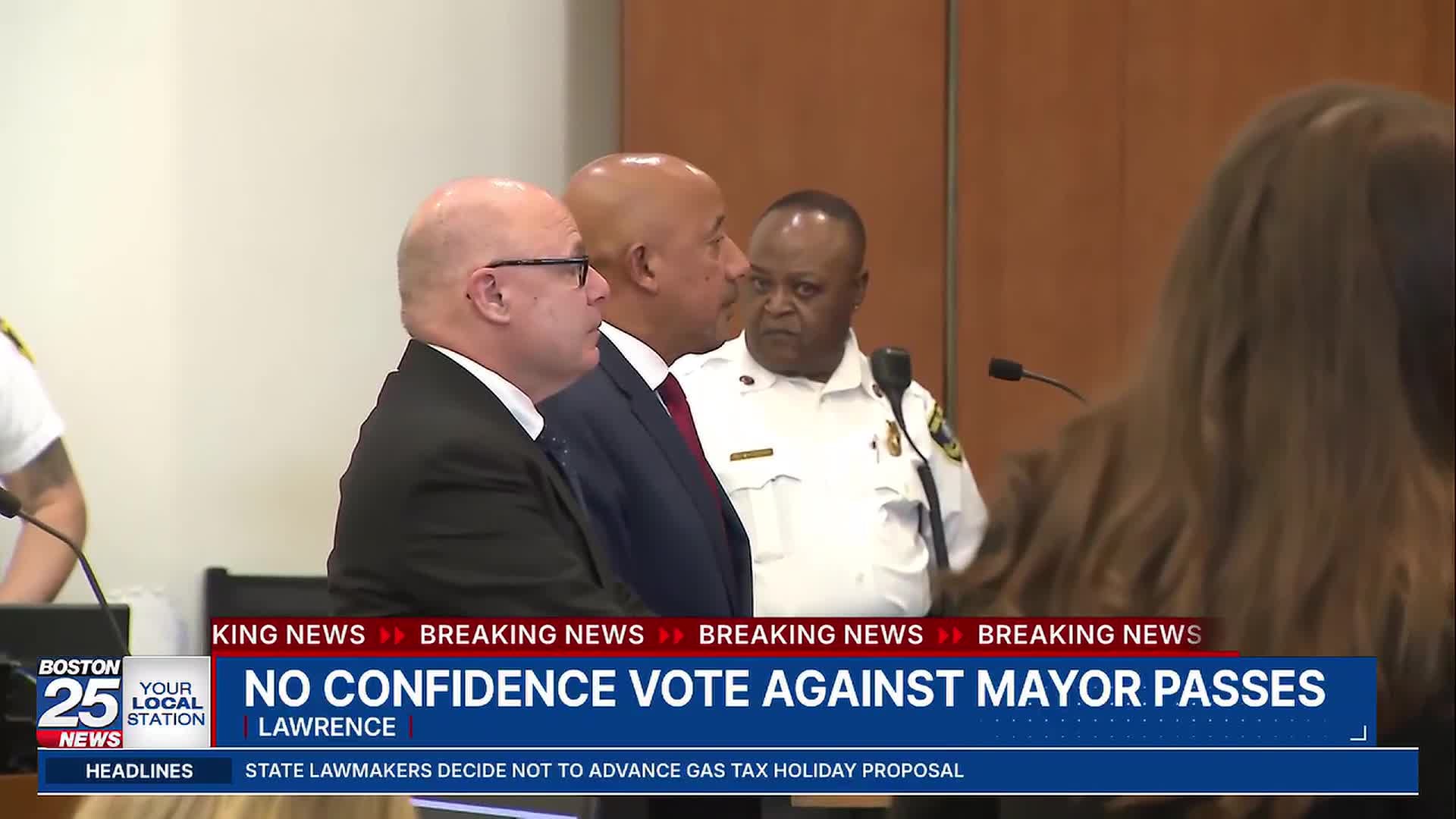 Lawrence City Council votes no confidence in Mayor Brian DePeña
