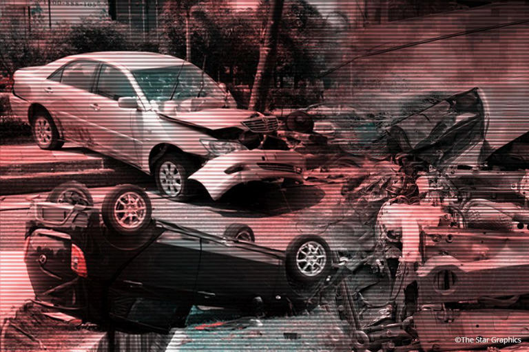 Woman killed, passenger injured after car crashes into tree in Tawau