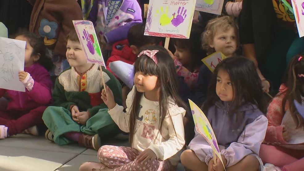 Governor urges voters to reject I-645 over impacts on child care