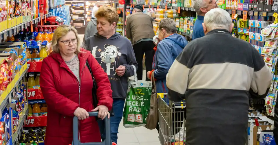 W Biedronce można robić zakupy w niedziele. Kolejna furtka do ...