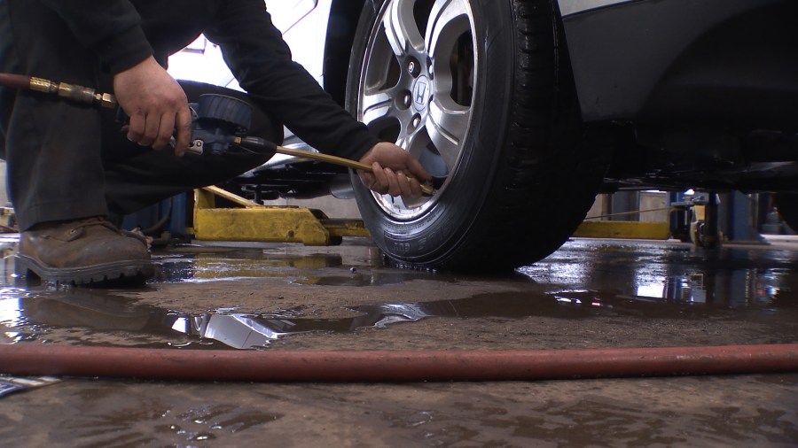 How colder weather affects tire pressure and what drivers should know