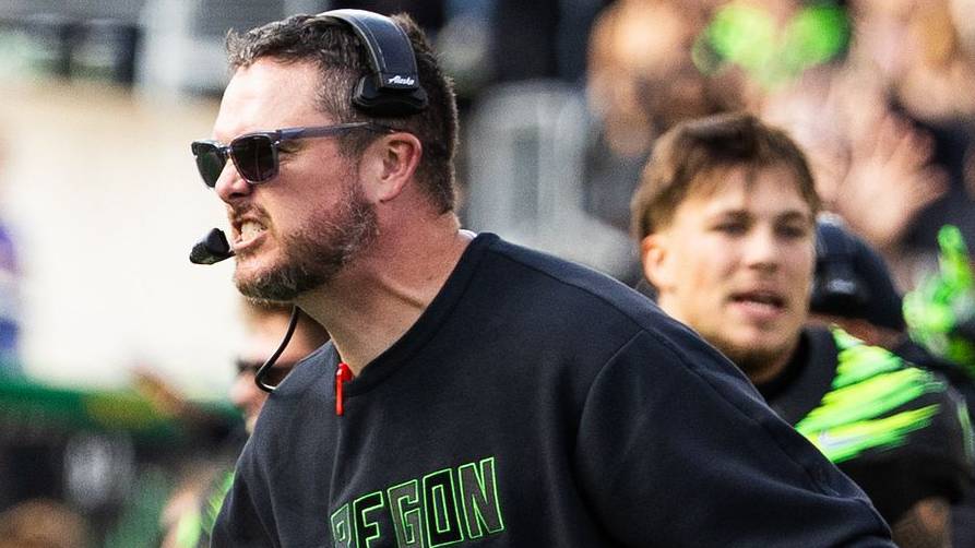 Four-star recruit teases a possible commitment to Oregon Ducks